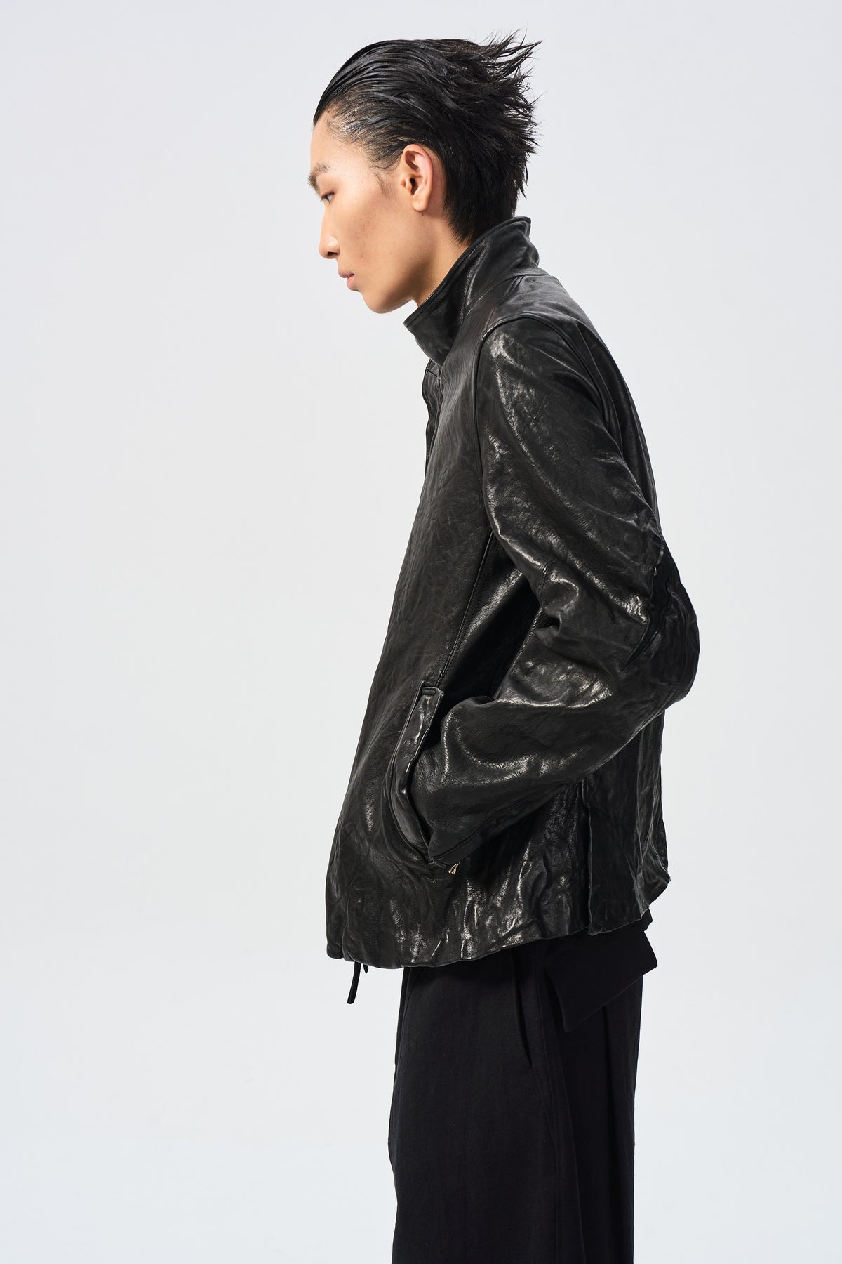 HORSEHIDE CLASP JACKET — side view — ATTEMPT AW26